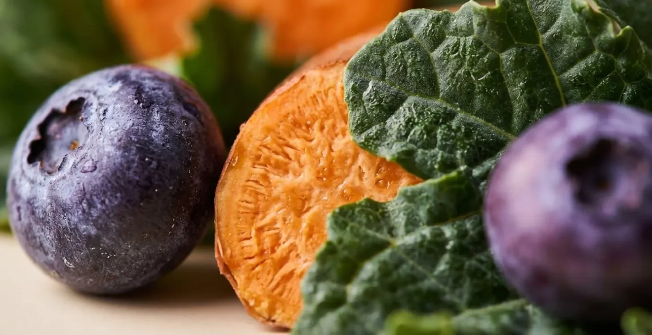 Assortiment d'aliments riches en nutriments pour la santé des seniors
